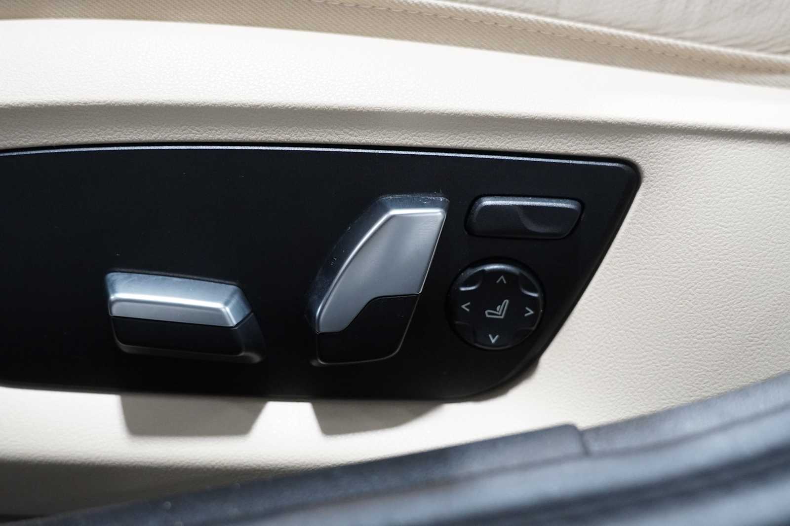 Certified Used 2023 Dark Graphite Metallic BMW 530i image 13