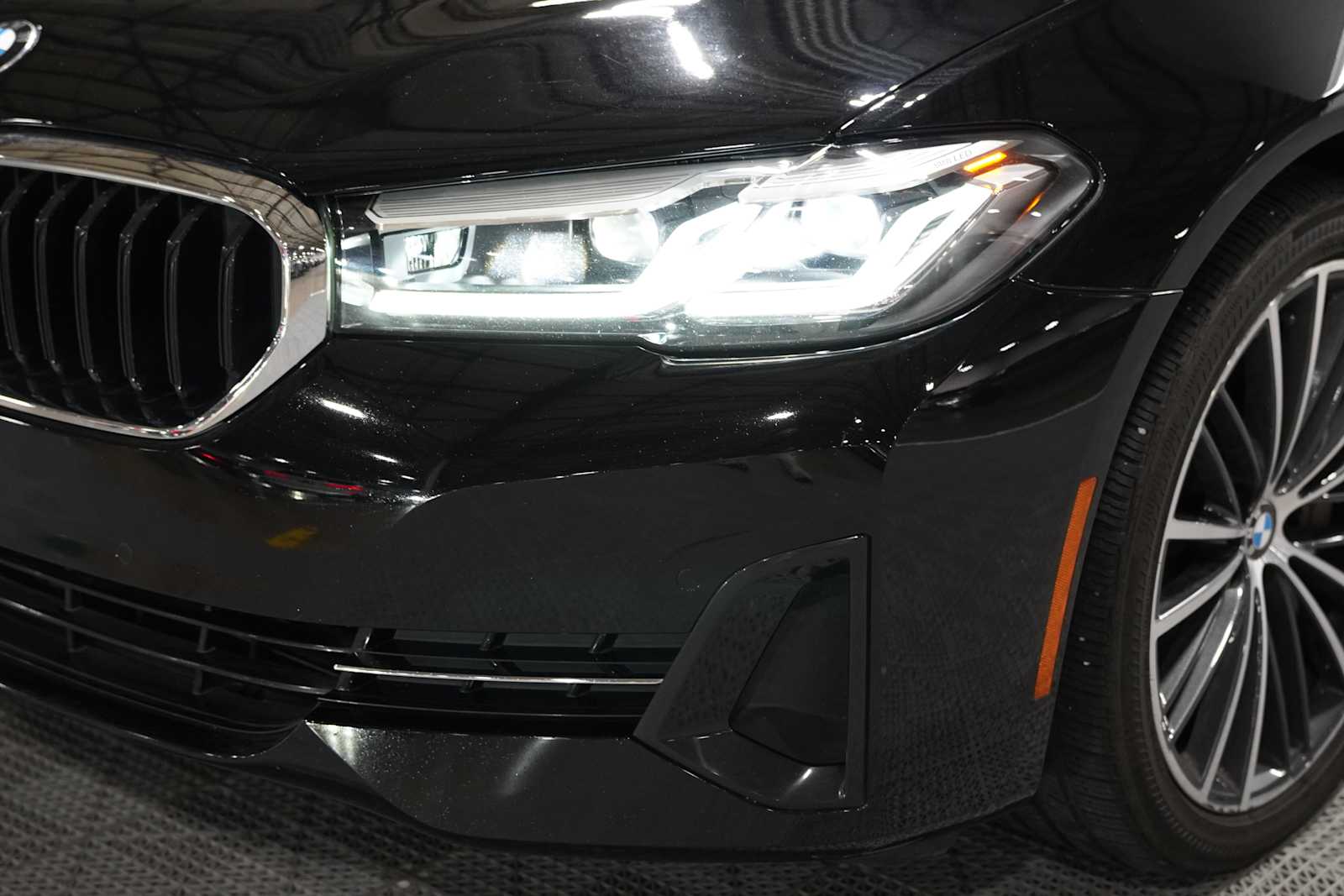 Used 2023 Jet Black BMW 530i image 7