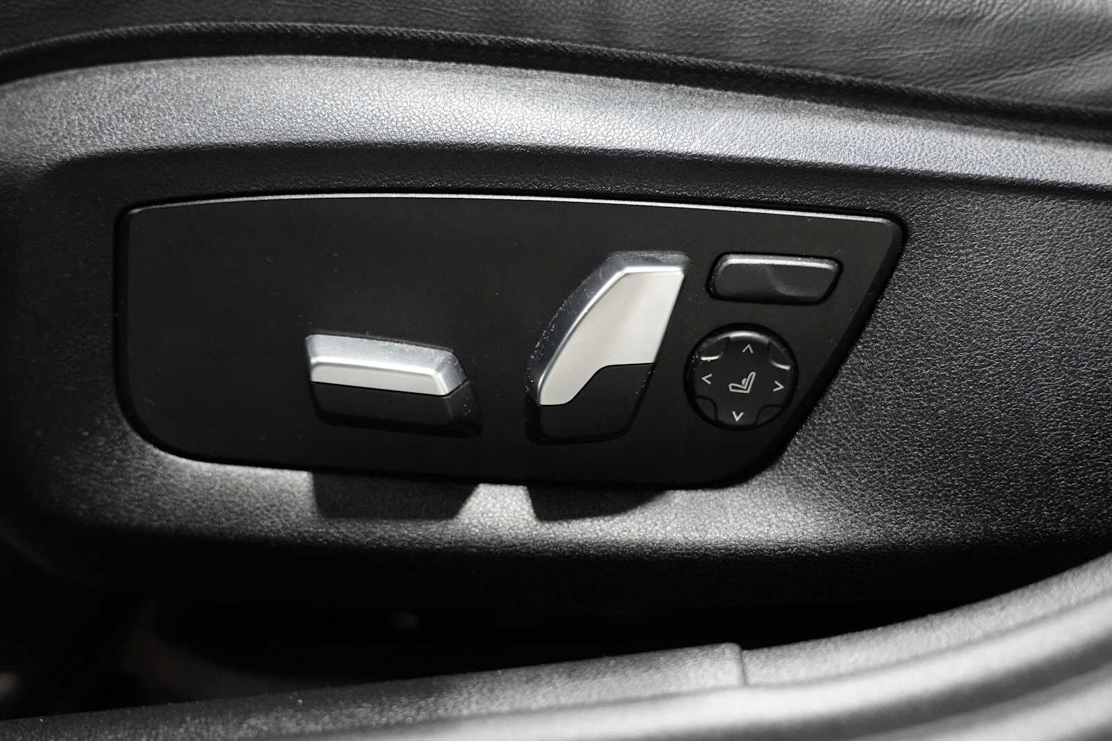 Used 2023 Jet Black BMW 530i image 13