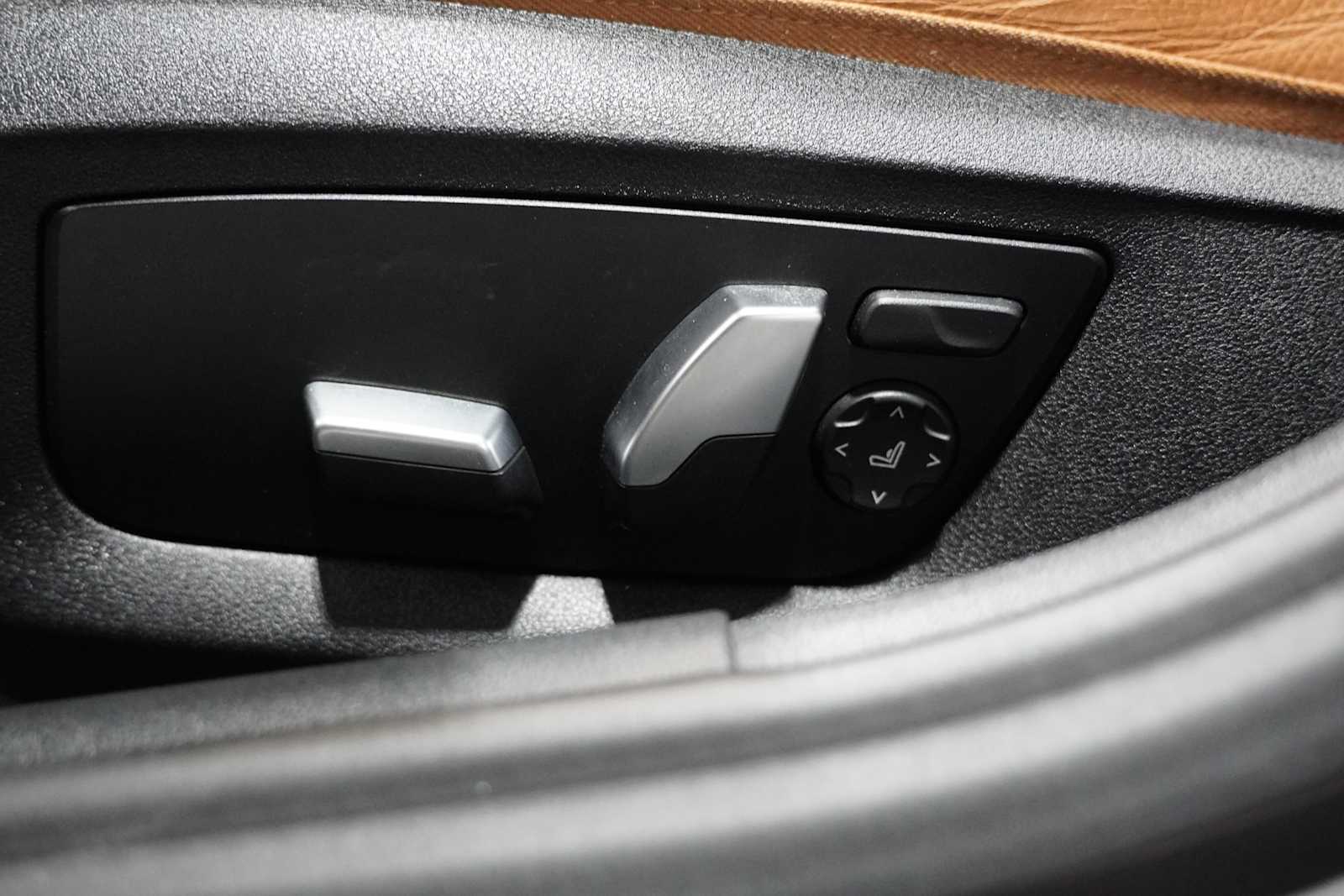 Used 2021 Bernina Grey Amber Effect BMW 540i image 15