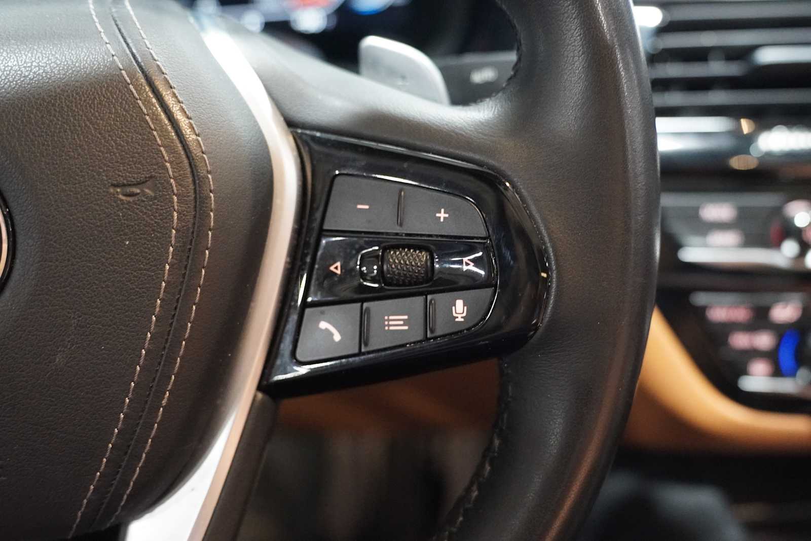 Used 2021 Bernina Grey Amber Effect BMW 540i image 22
