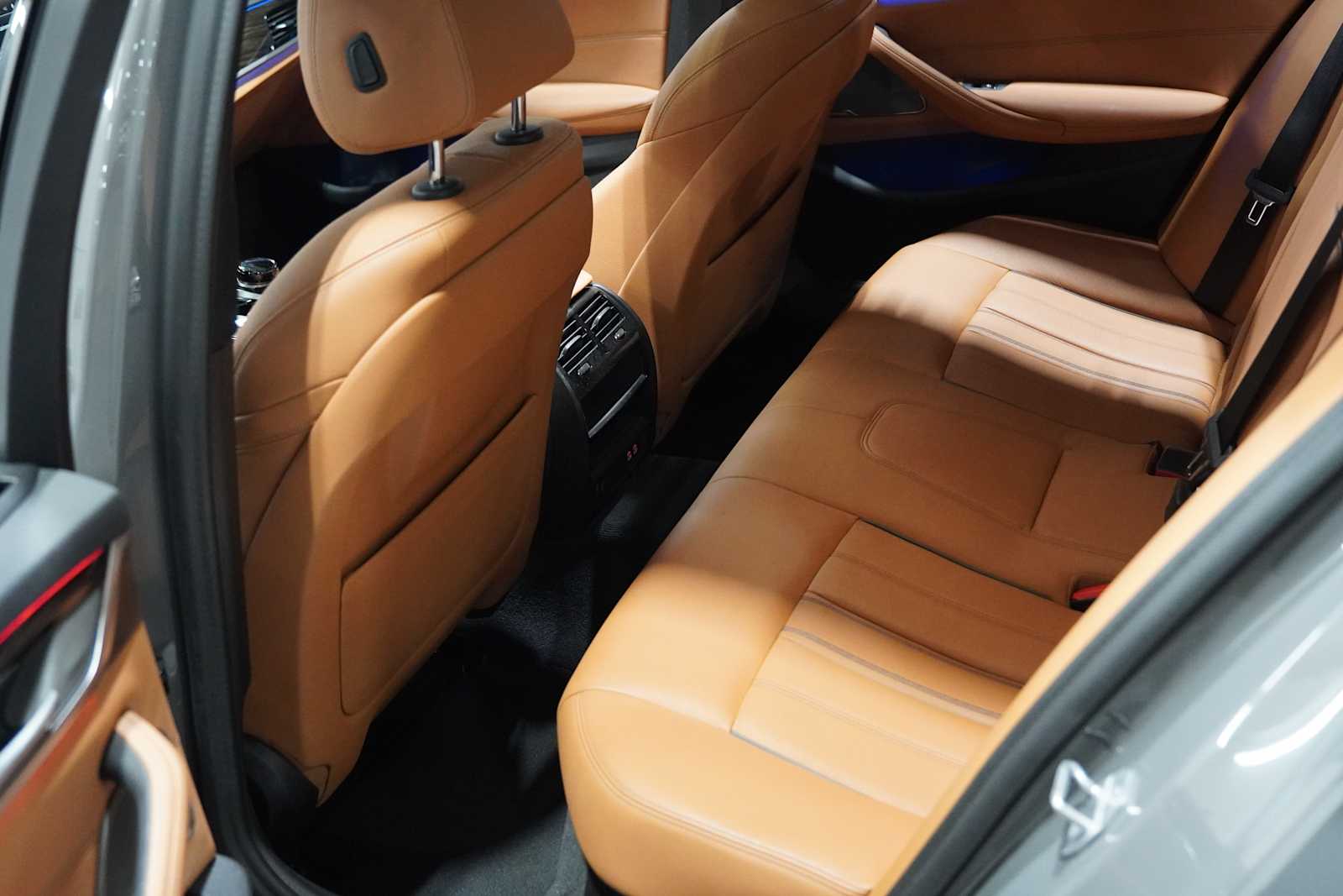 Used 2021 Bernina Grey Amber Effect BMW 540i image 24