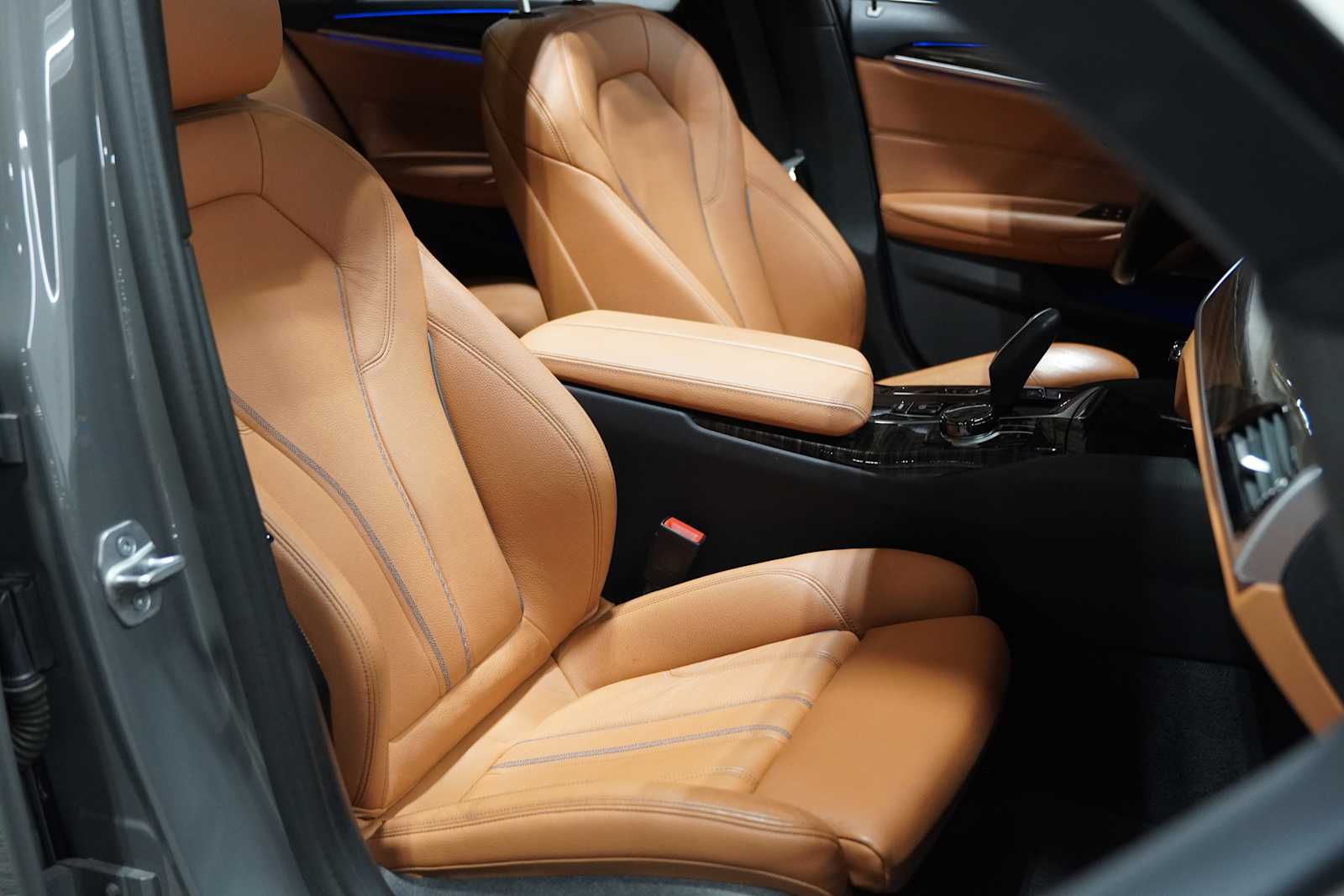 Used 2021 Bernina Grey Amber Effect BMW 540i image 13