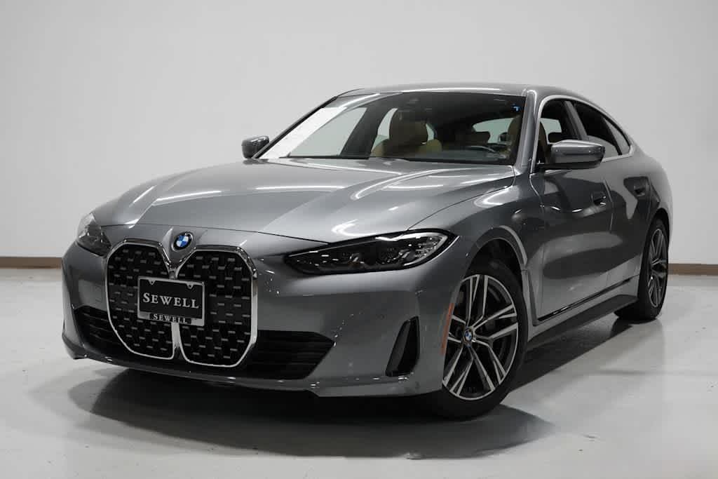 2022 BMW 4 Series 430i's photo