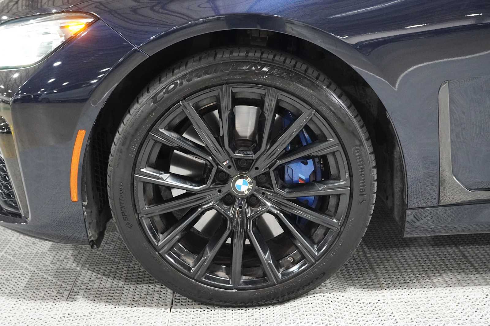 Used 2022 Carbon Black Metallic BMW 750i xDrive image 8