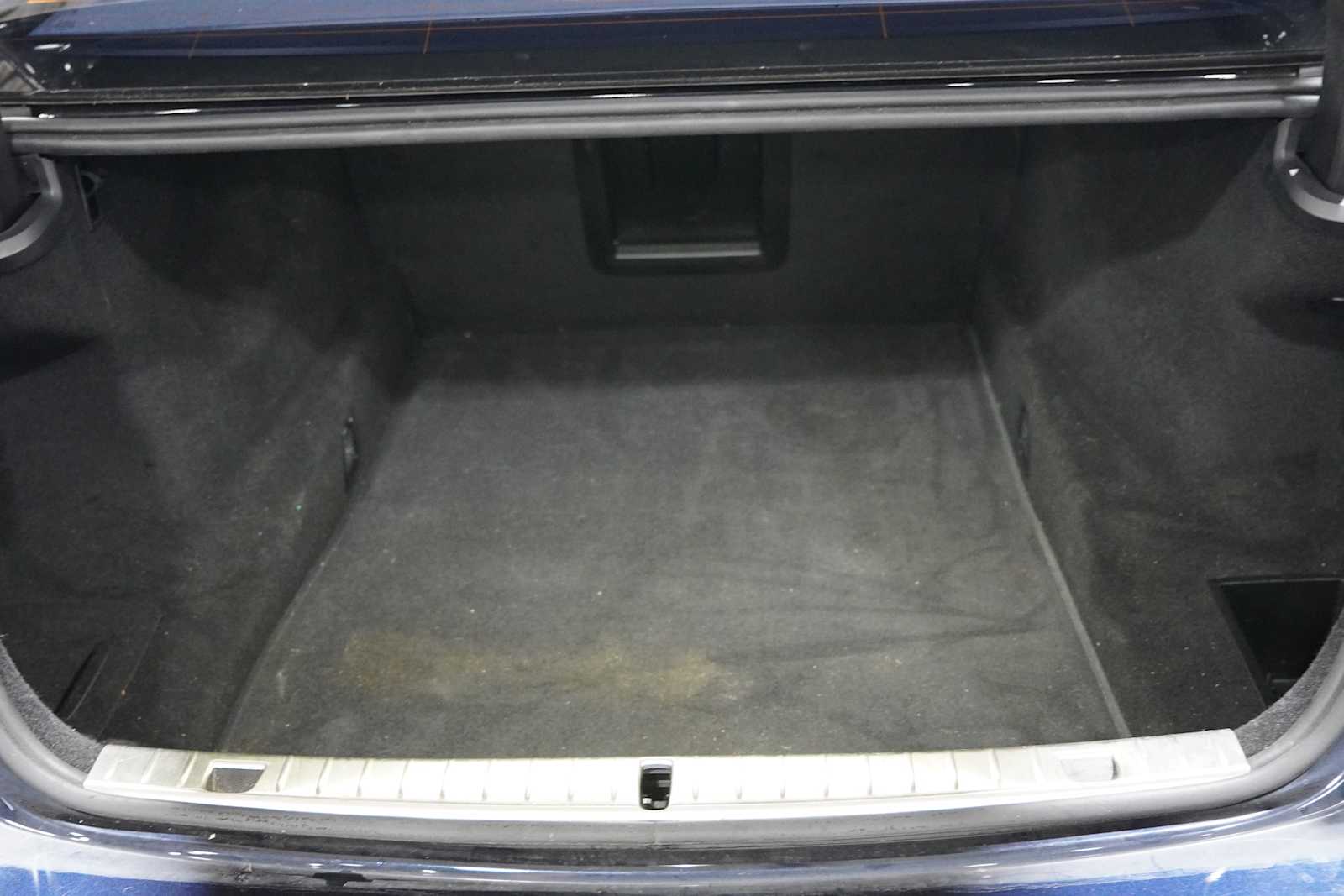 Used 2022 Carbon Black Metallic BMW 750i xDrive image 24