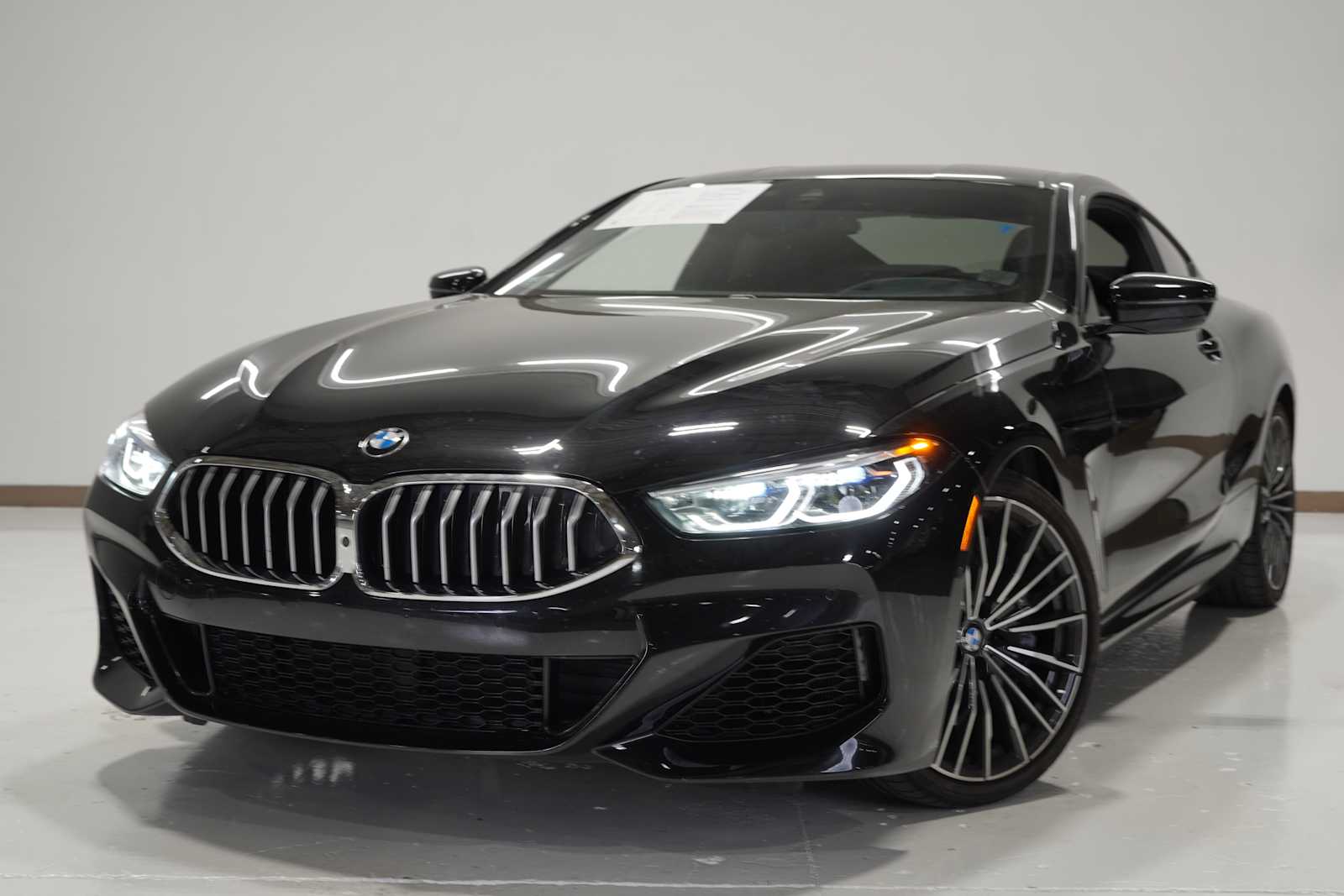 2022 BMW 8 Series 840i's photo