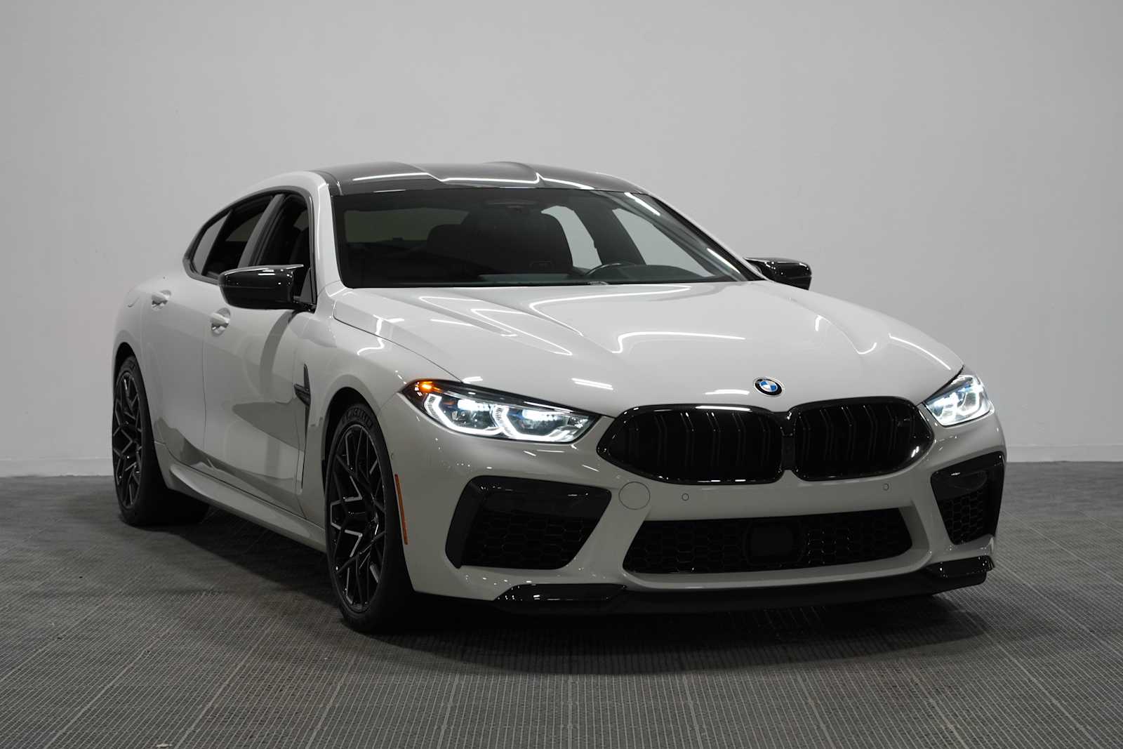 Certified Used 2024 Alpine White BMW Competition image 3