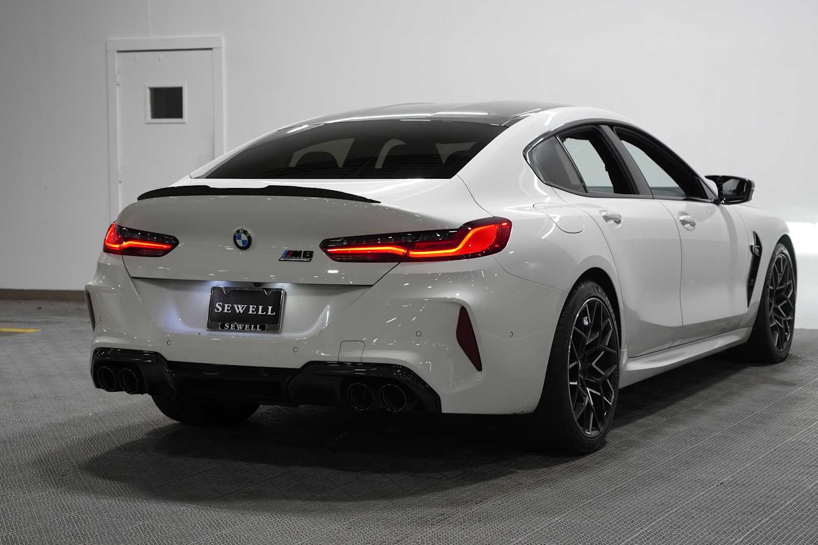 Certified Used 2024 Alpine White BMW Competition image 4