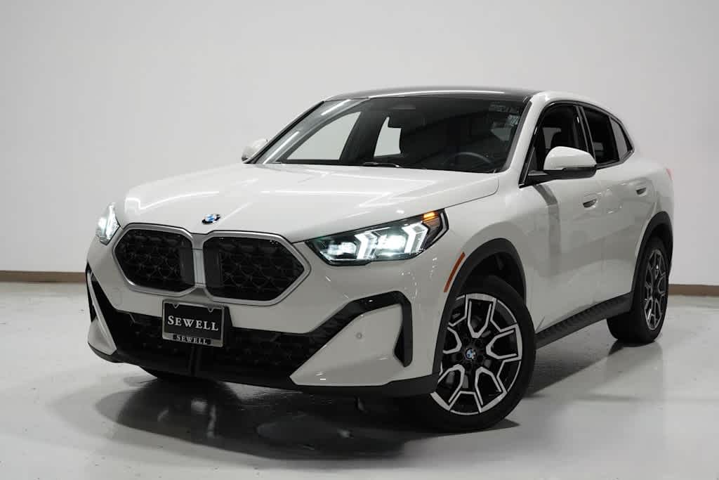 2025 BMW X2 28i's photo
