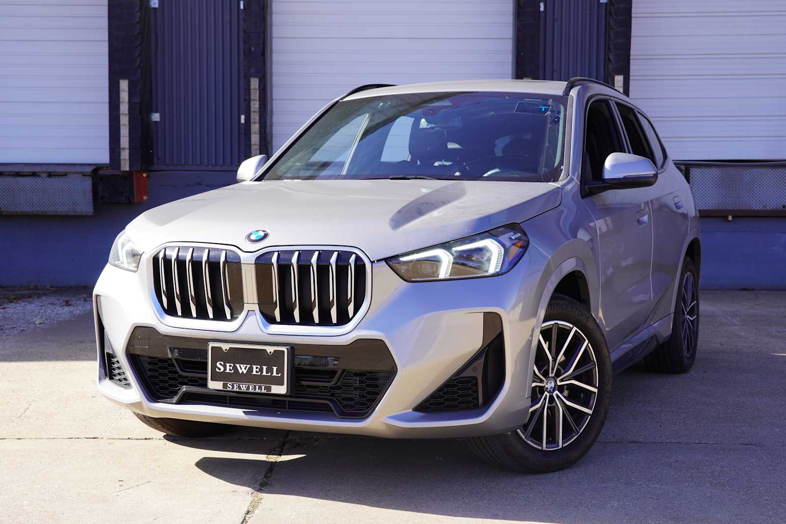 2025 BMW X1 28i's photo