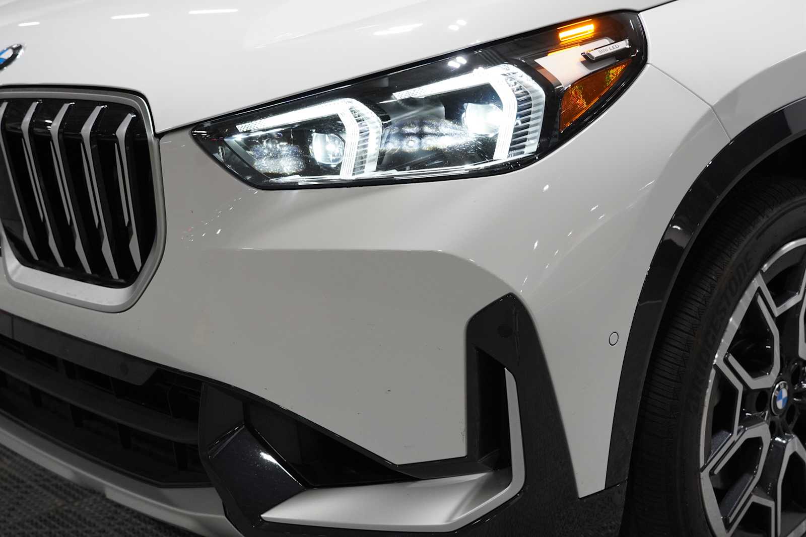 Used 2026 Alpine White BMW xDrive28i image 7