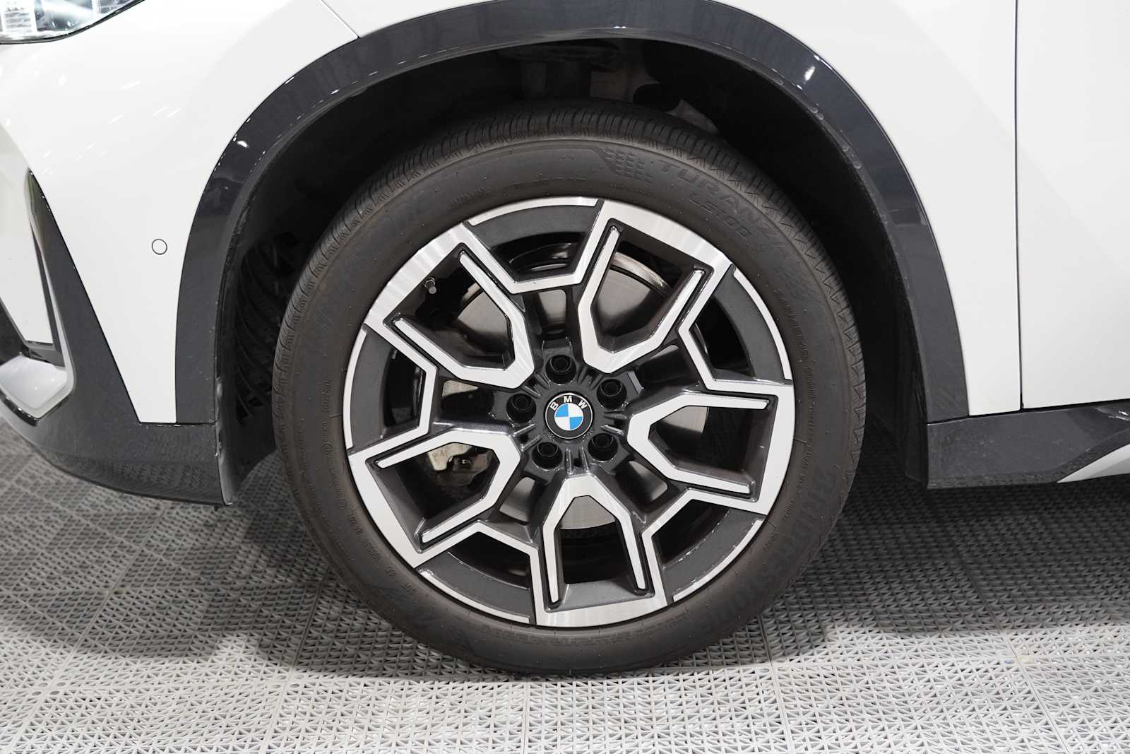 Used 2026 Alpine White BMW xDrive28i image 8