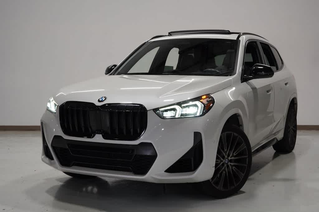 2023 BMW X1 28i's photo