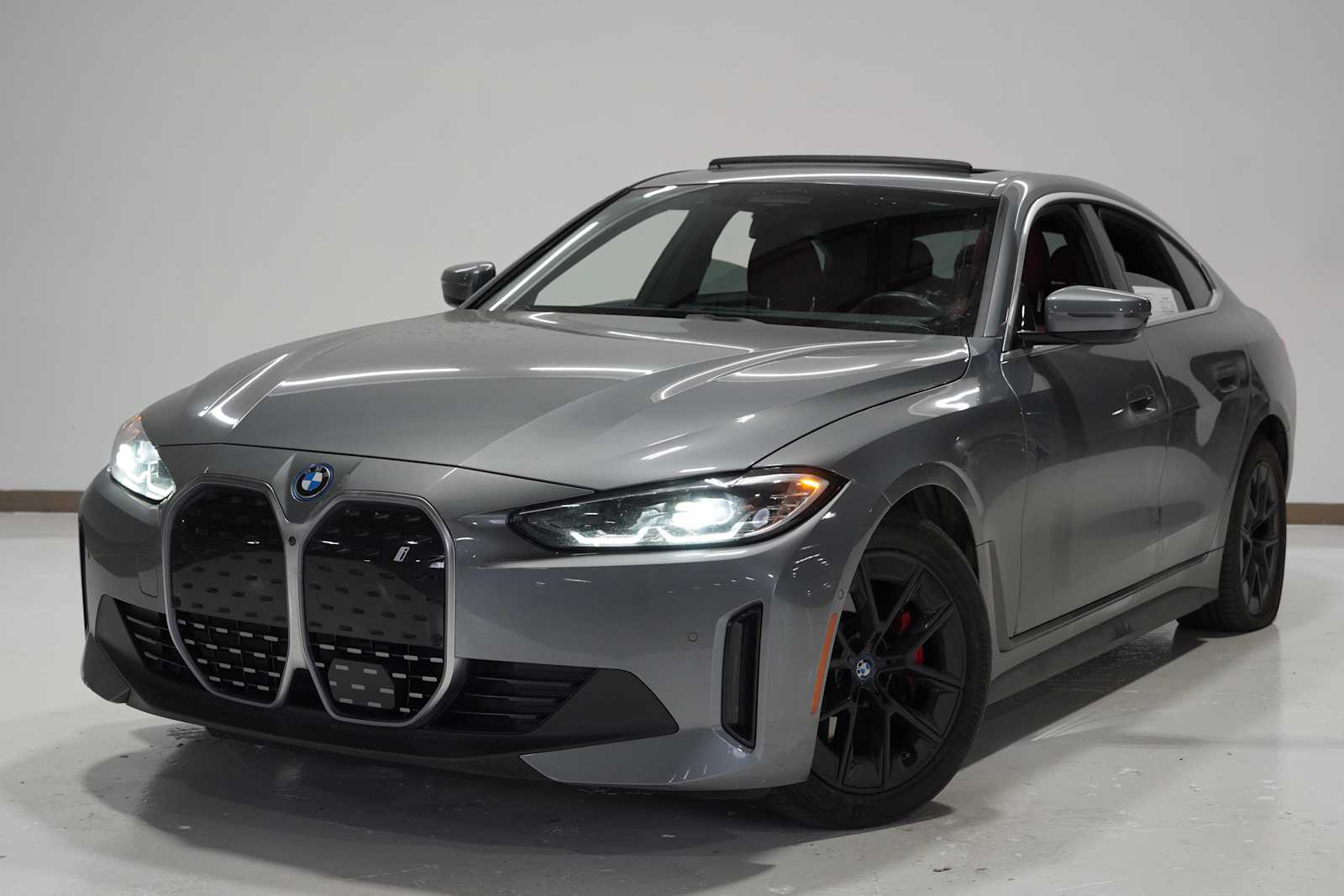 2023 BMW i4 35's photo