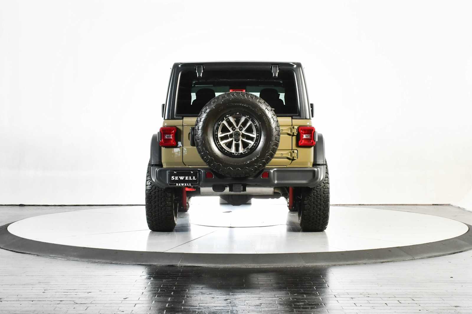 Used 2025 Green (41) Jeep Rubicon image 5