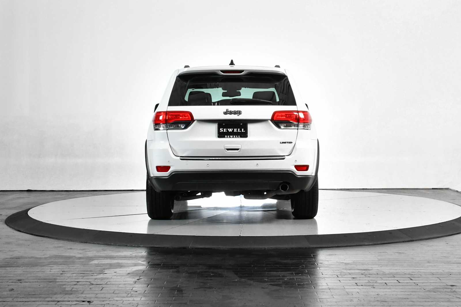 Used 2015 Bright White Clearcoat Jeep Limited image 5