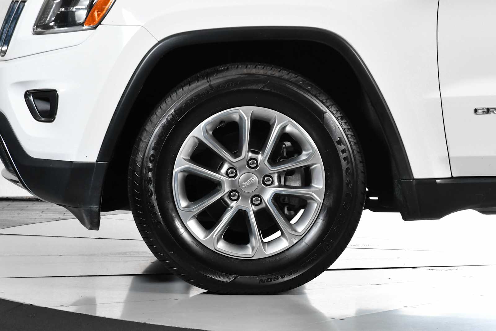 Used 2015 Bright White Clearcoat Jeep Limited image 11