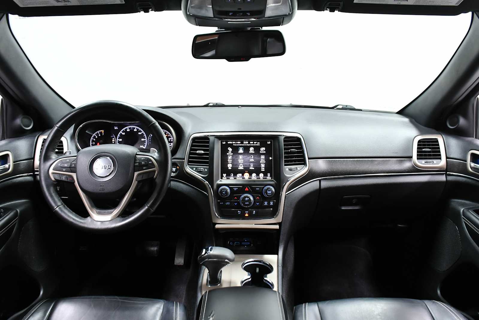 Used 2015 Bright White Clearcoat Jeep Limited image 16