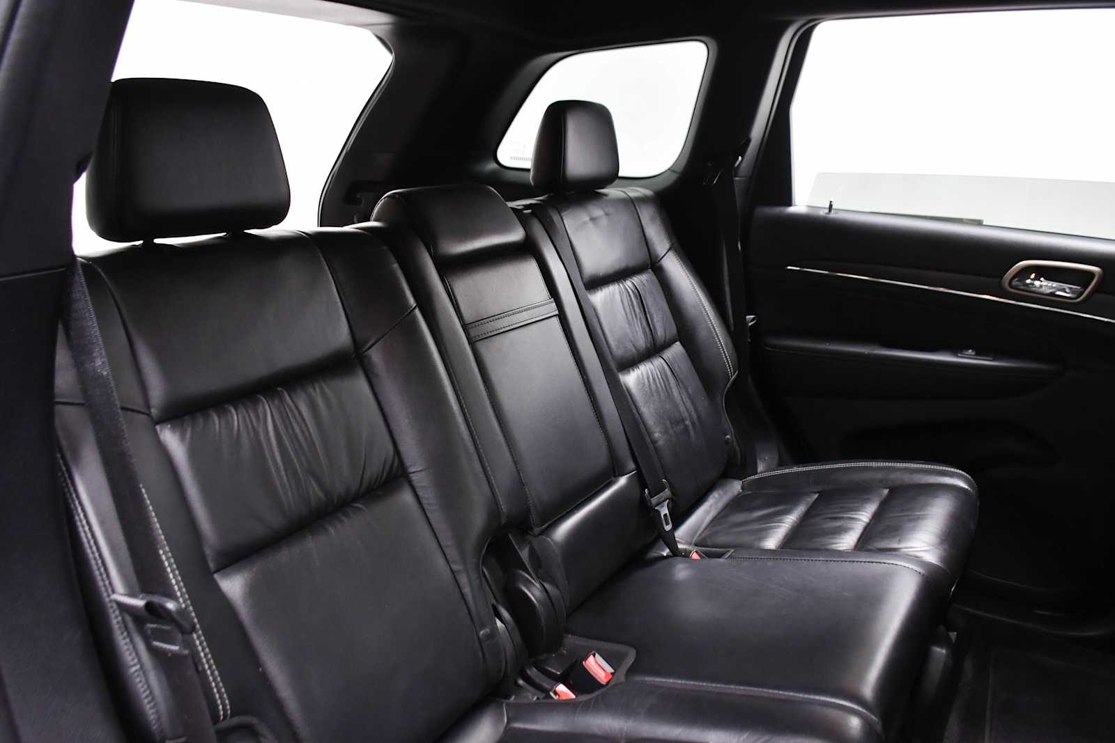 Used 2015 Bright White Clearcoat Jeep Limited image 21