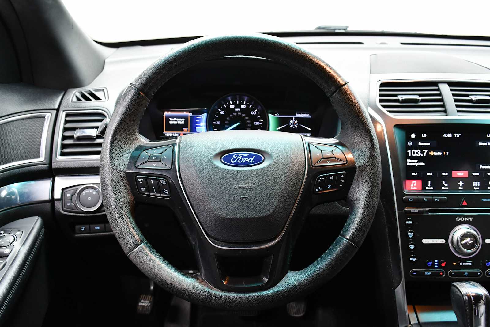 Used 2017 White Platinum Metallic Tri-Coat Ford Limited image 17