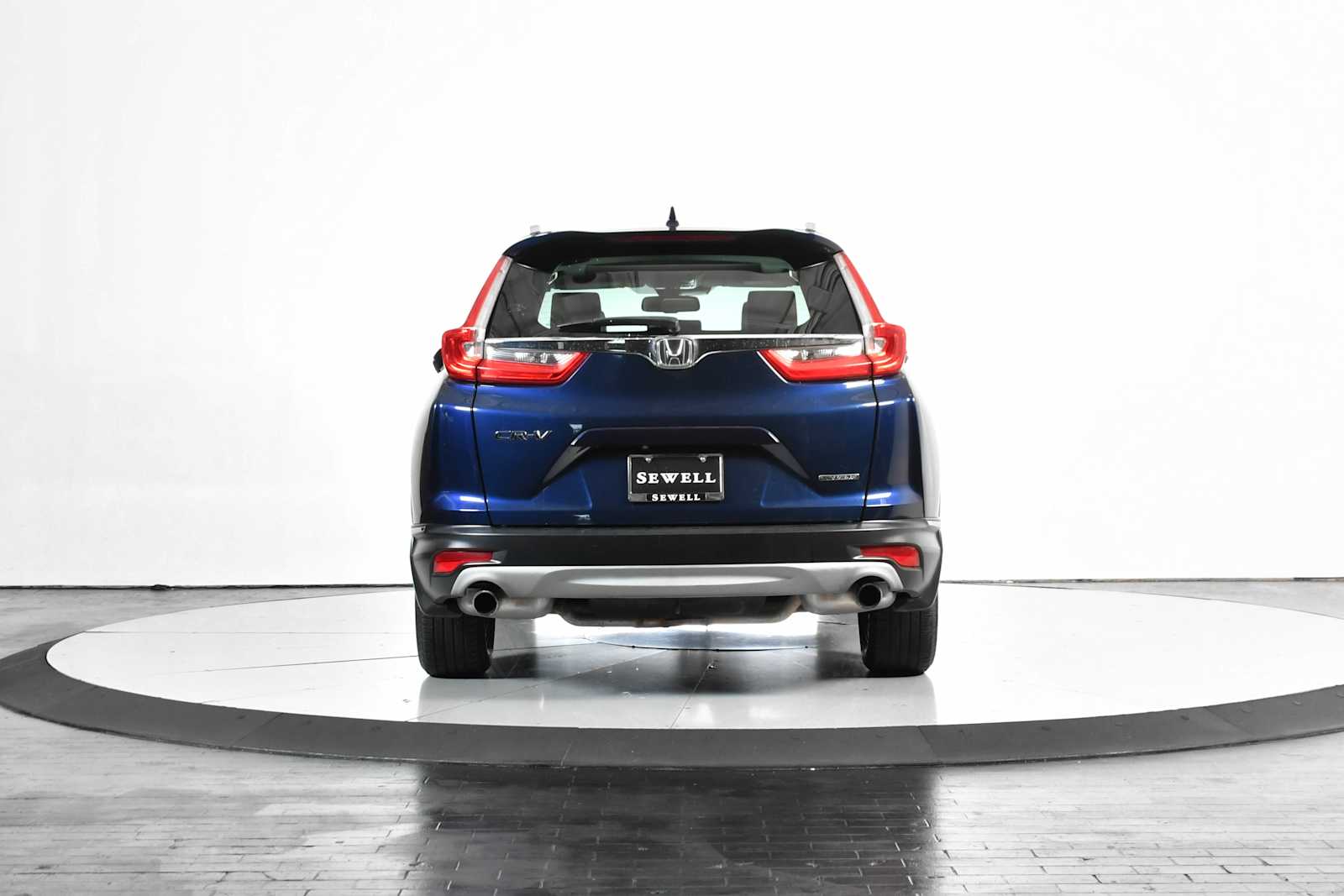 Used 2017 Obsidian Blue Pearl Honda Touring image 4
