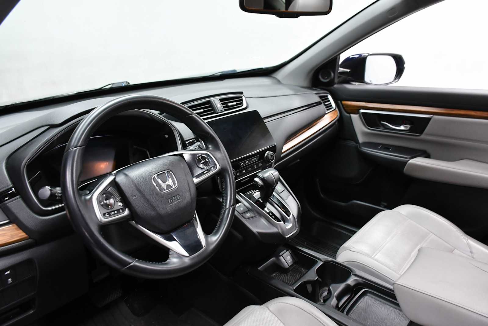 Used 2017 Obsidian Blue Pearl Honda Touring image 11