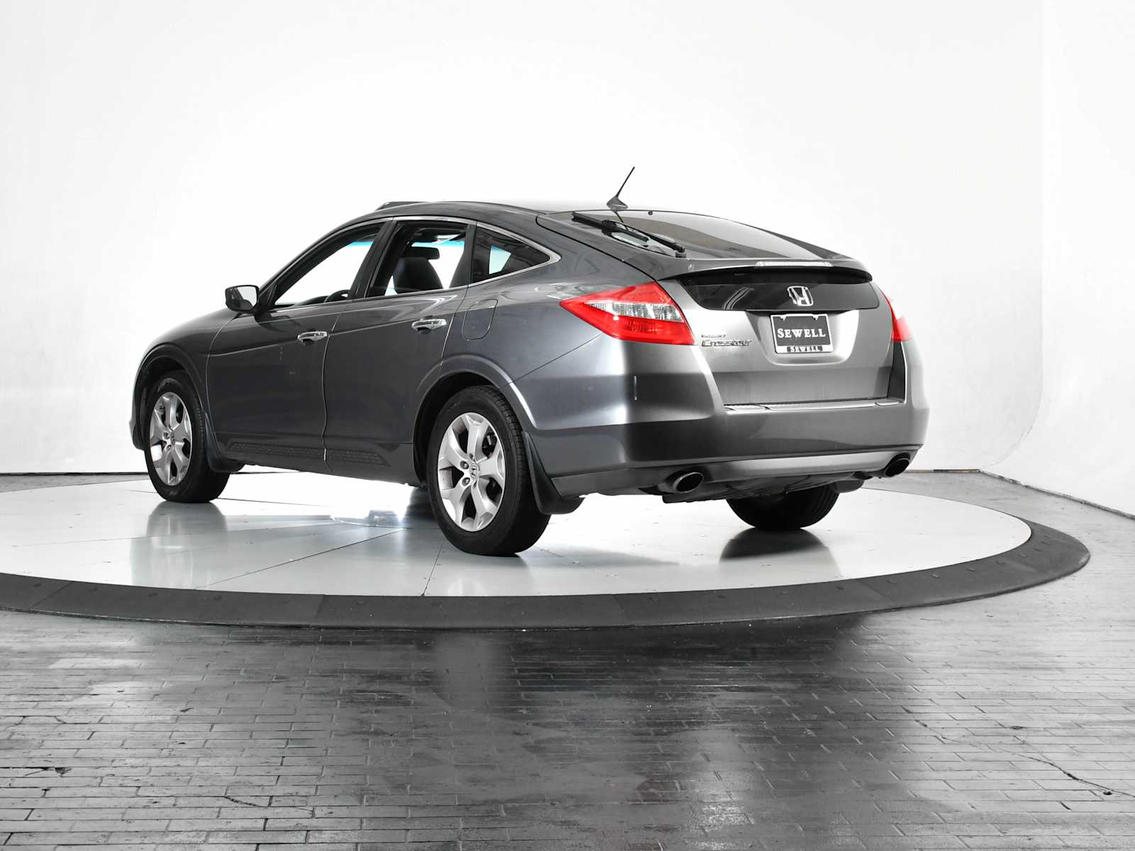 Used 2010 Polished Metal Metallic Honda EX-L image 3