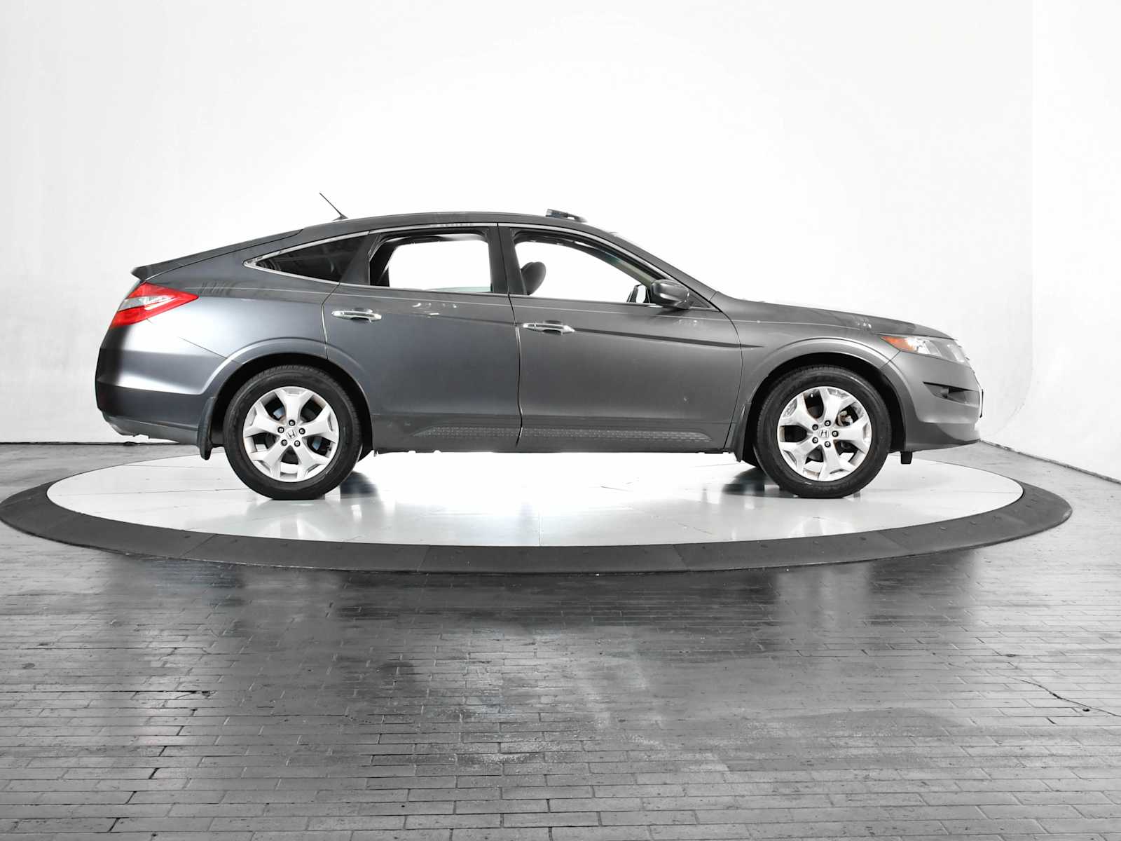 Used 2010 Polished Metal Metallic Honda EX-L image 6
