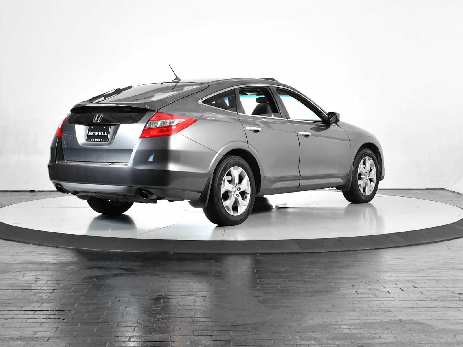 Used 2010 Polished Metal Metallic Honda EX-L image 5