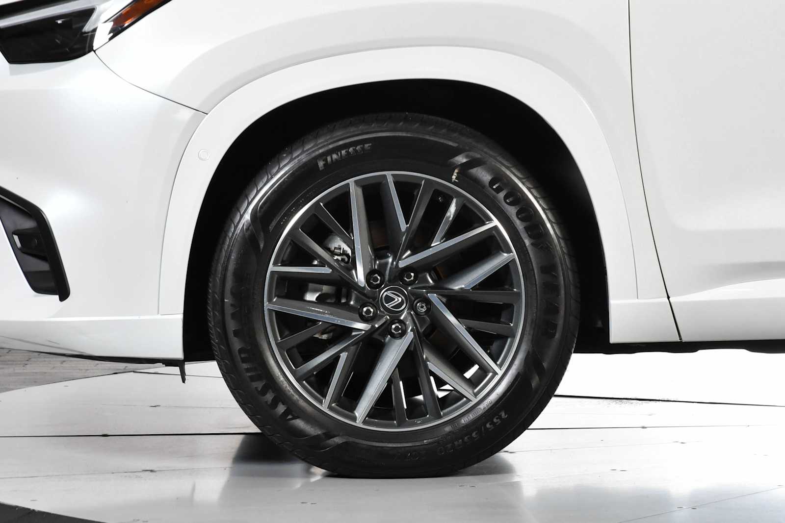 Used 2025 Wind Chill Pearl Lexus Premium image 10