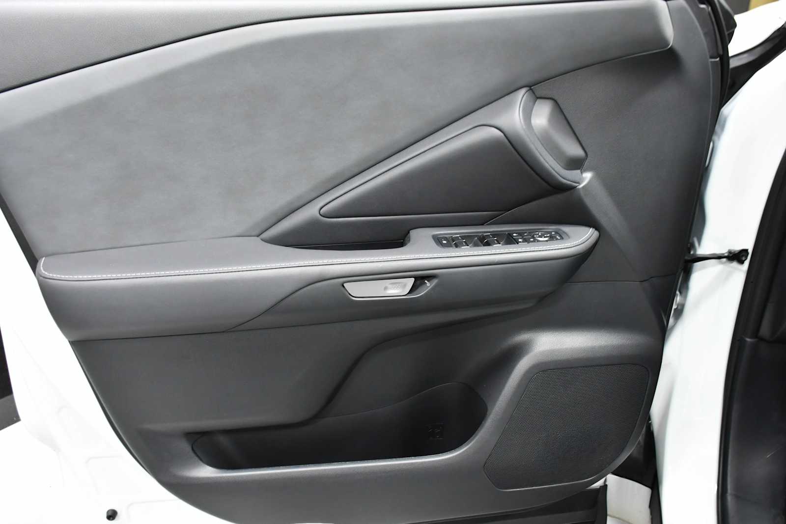 Used 2025 Wind Chill Pearl Lexus Premium image 13