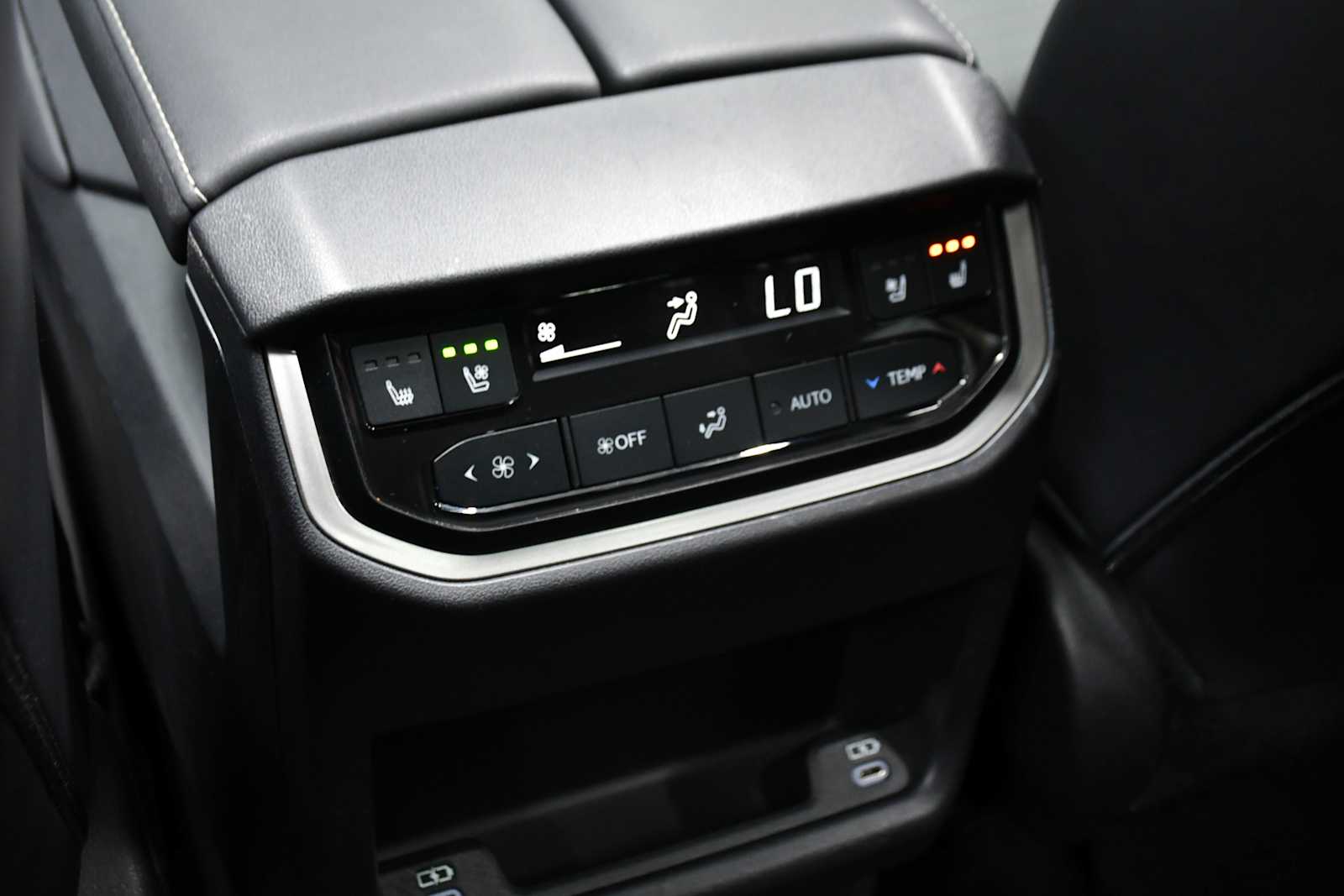 Used 2025 Wind Chill Pearl Lexus Premium image 22