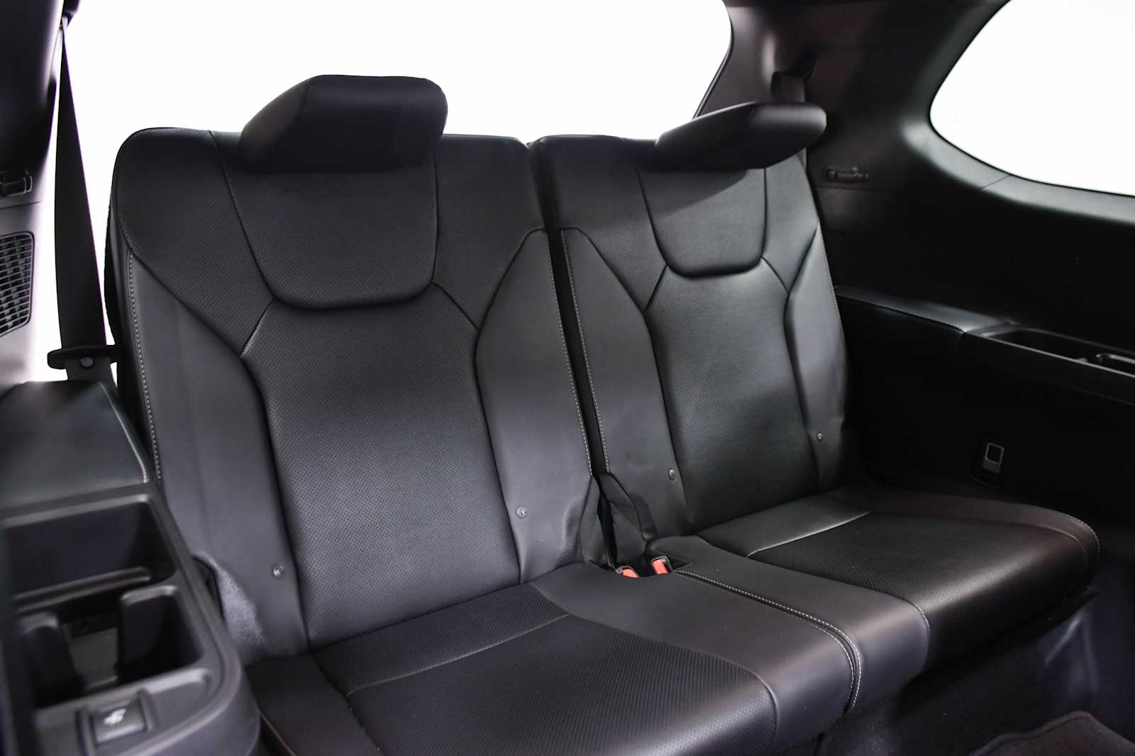 Used 2025 Wind Chill Pearl Lexus Premium image 23