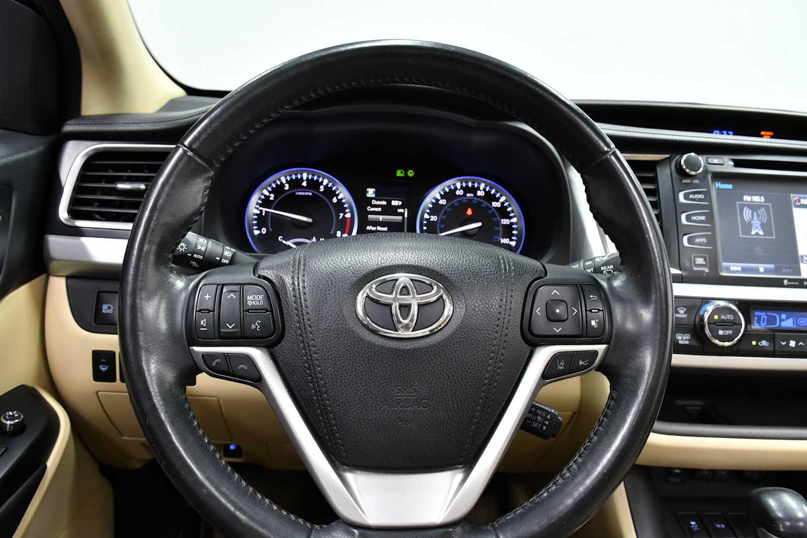 Used 2018 Blizzard Pearl Toyota Limited image 17