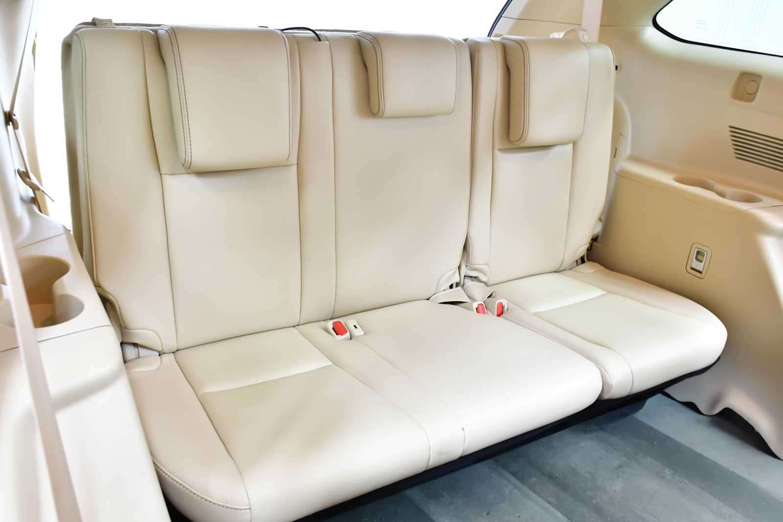 Used 2018 Blizzard Pearl Toyota Limited image 26