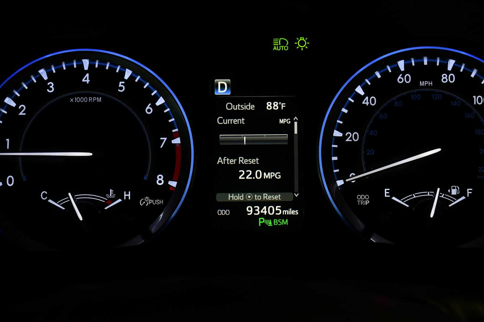 Used 2018 Blizzard Pearl Toyota Limited image 27