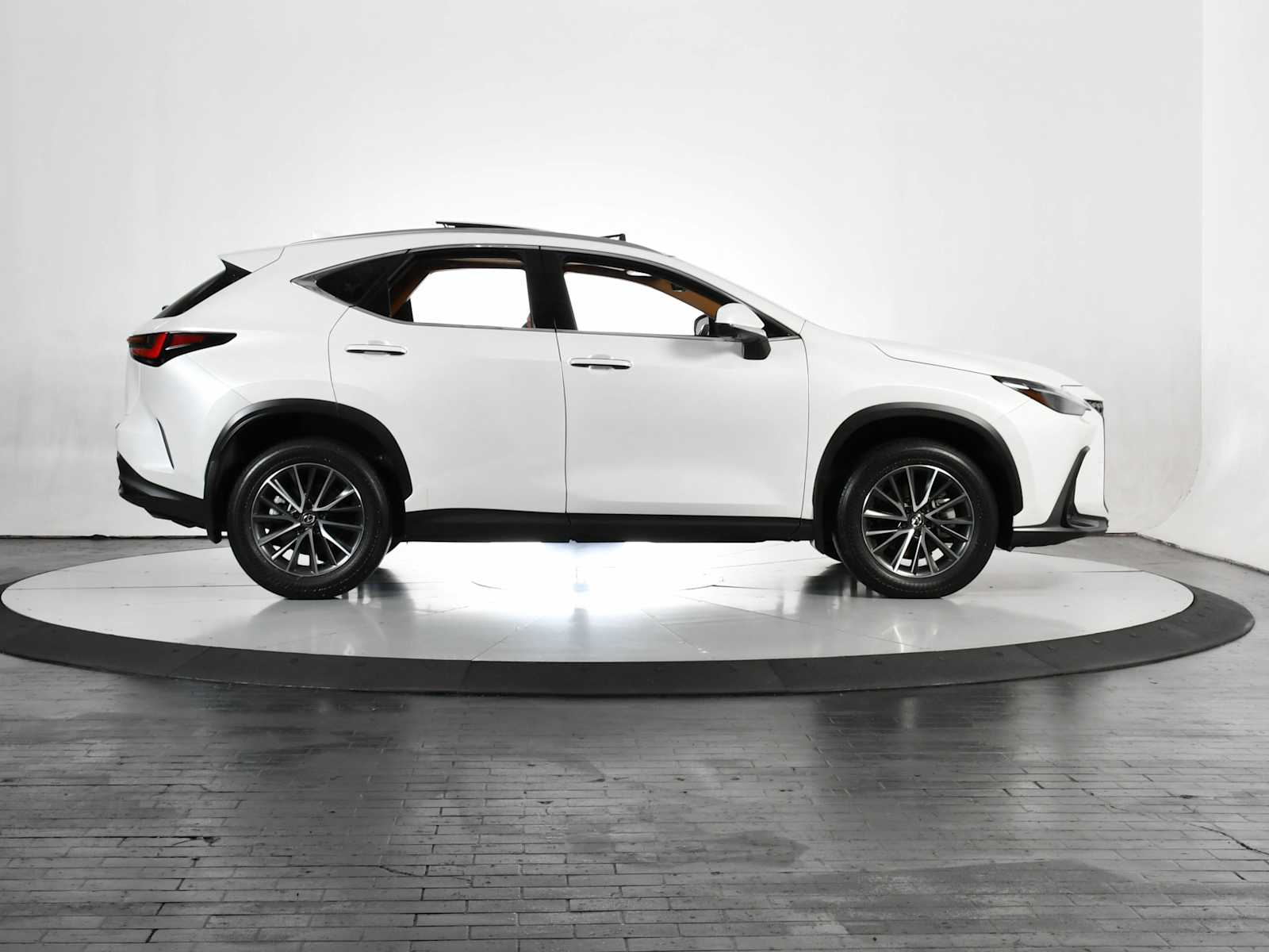 Used 2024 Eminent White Pearl Lexus Luxury image 6