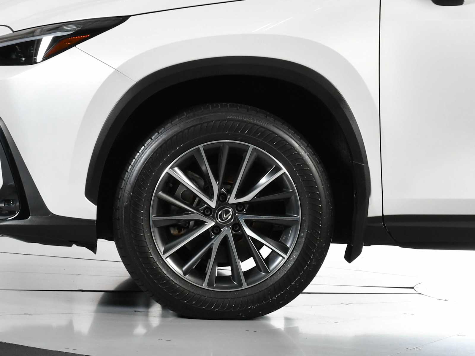 Used 2024 Eminent White Pearl Lexus Luxury image 10