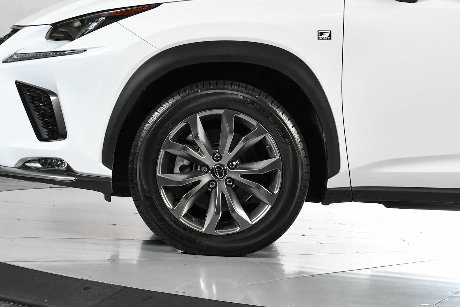 Used 2018 Ultra White Lexus  image 10