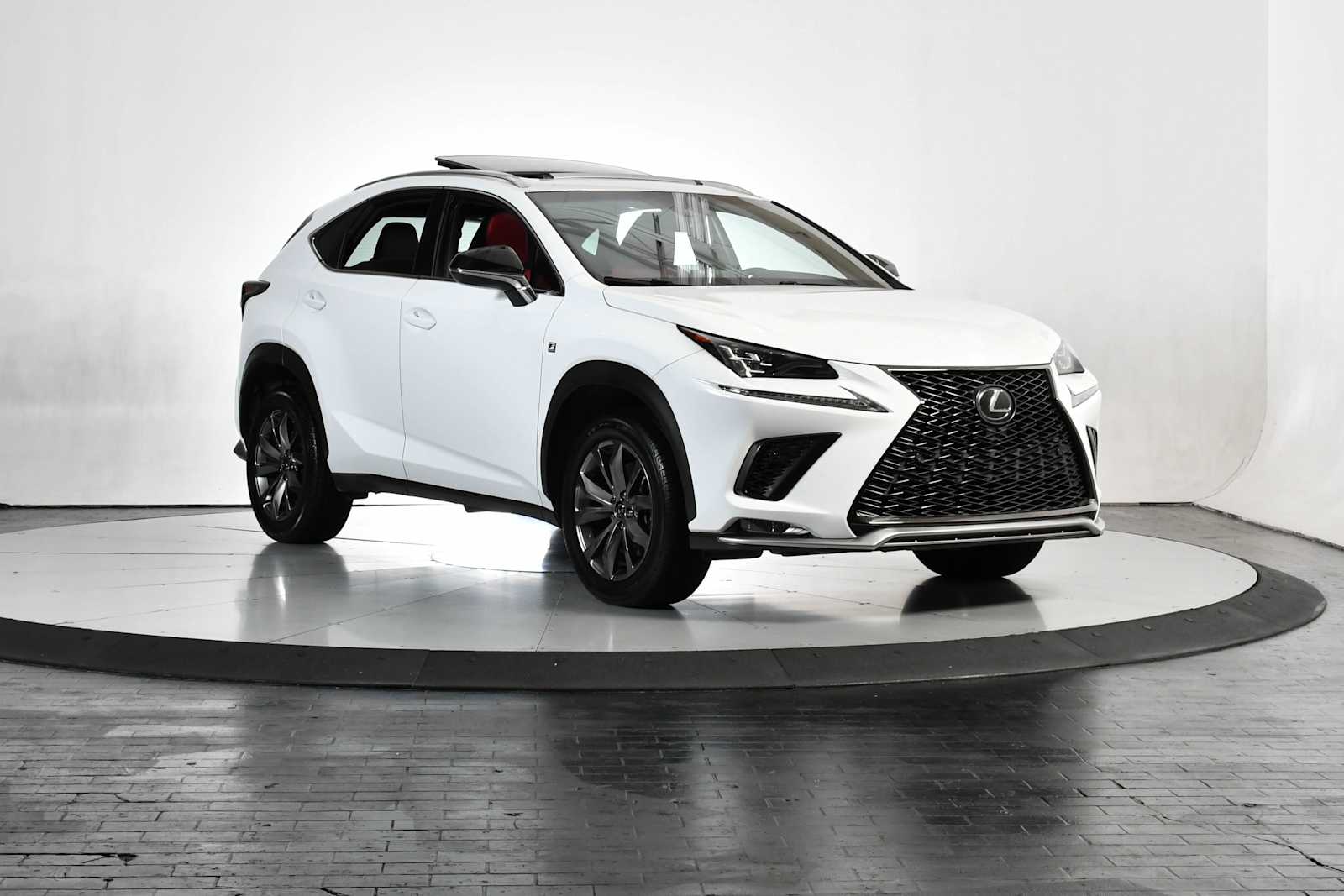 Used 2018 Ultra White Lexus  image 7