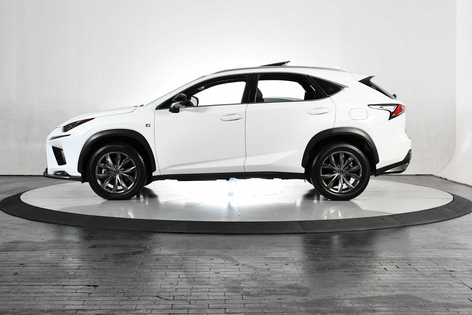 Used 2018 Ultra White Lexus  image 2