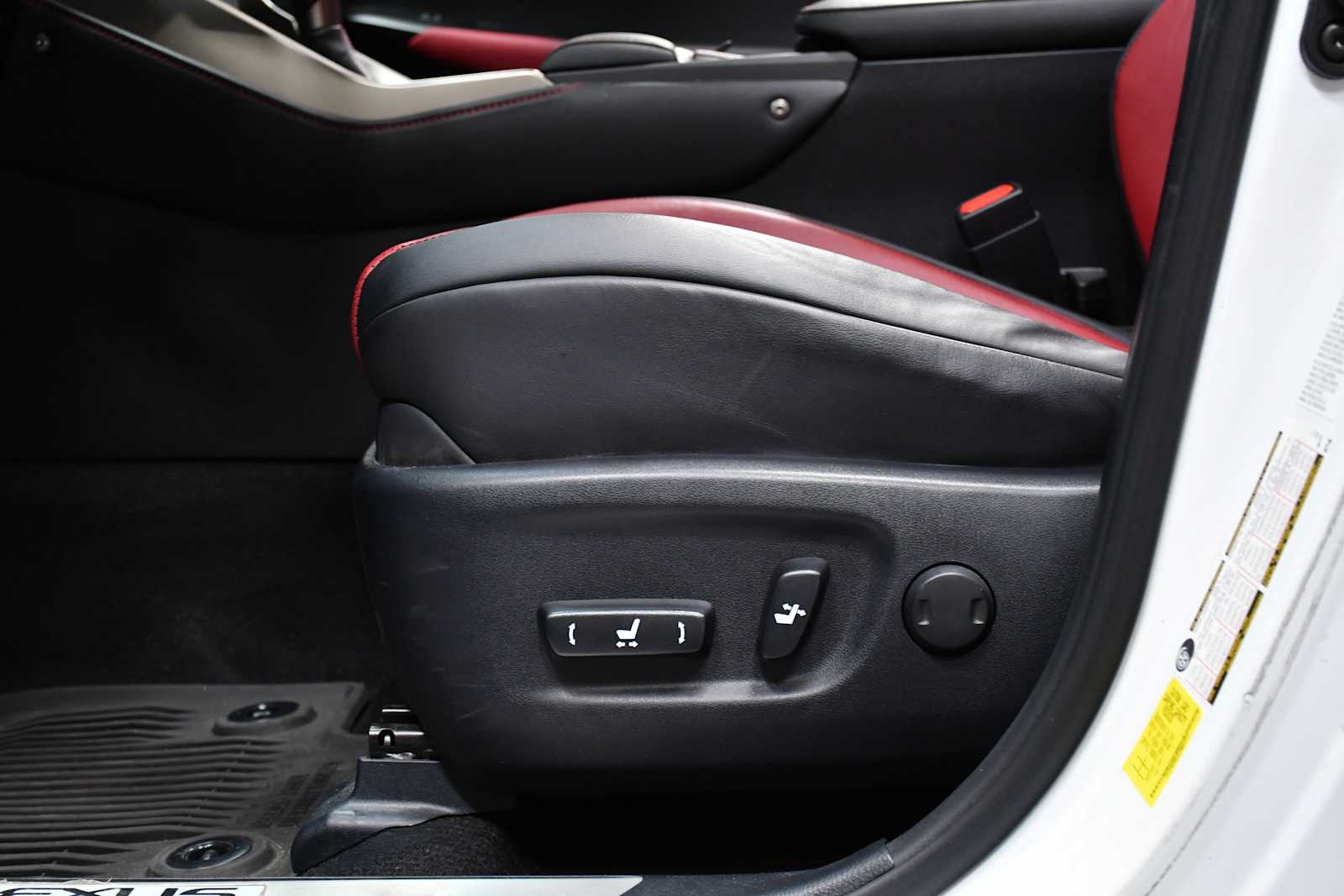 Used 2018 Ultra White Lexus  image 13