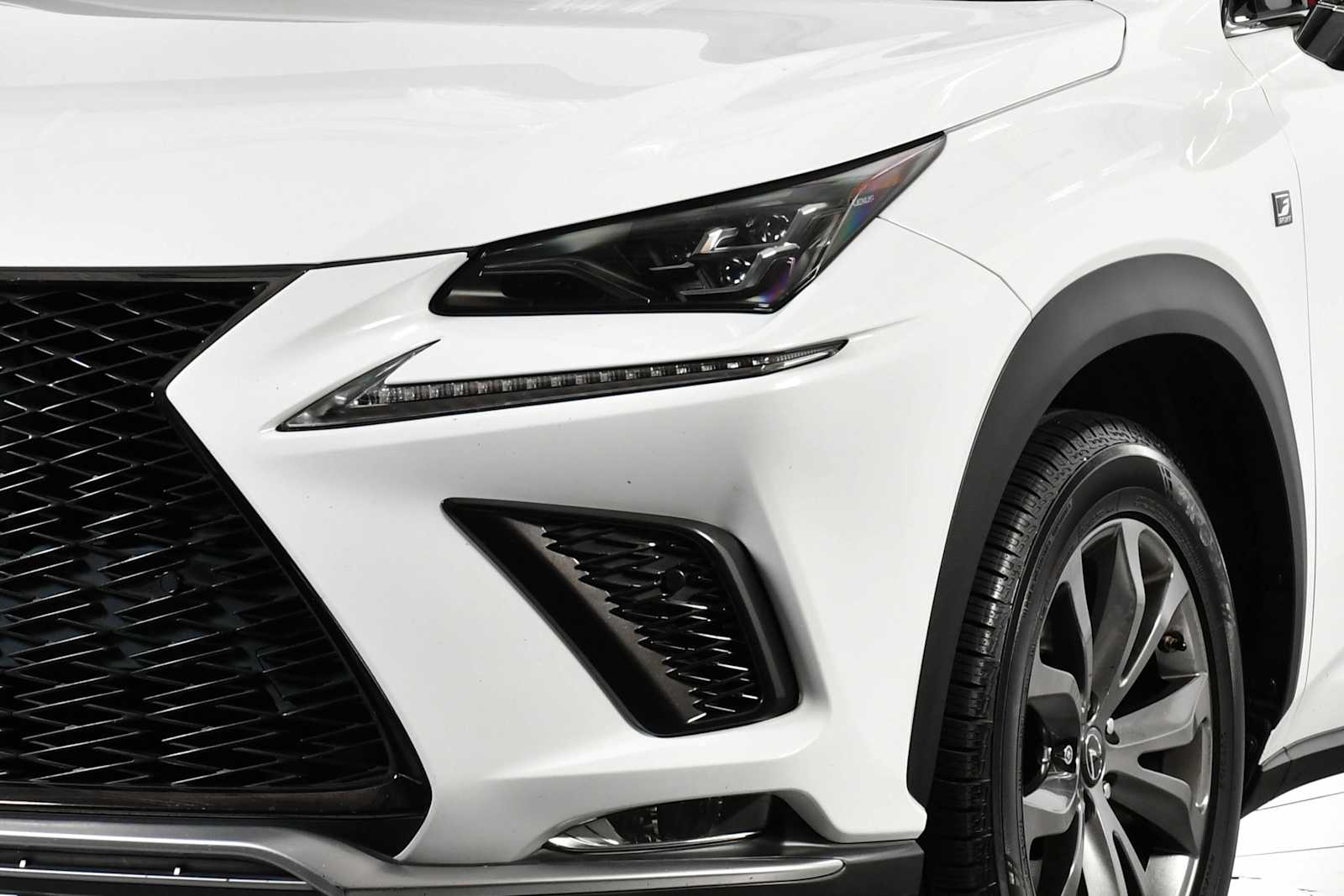 Used 2018 Ultra White Lexus  image 9