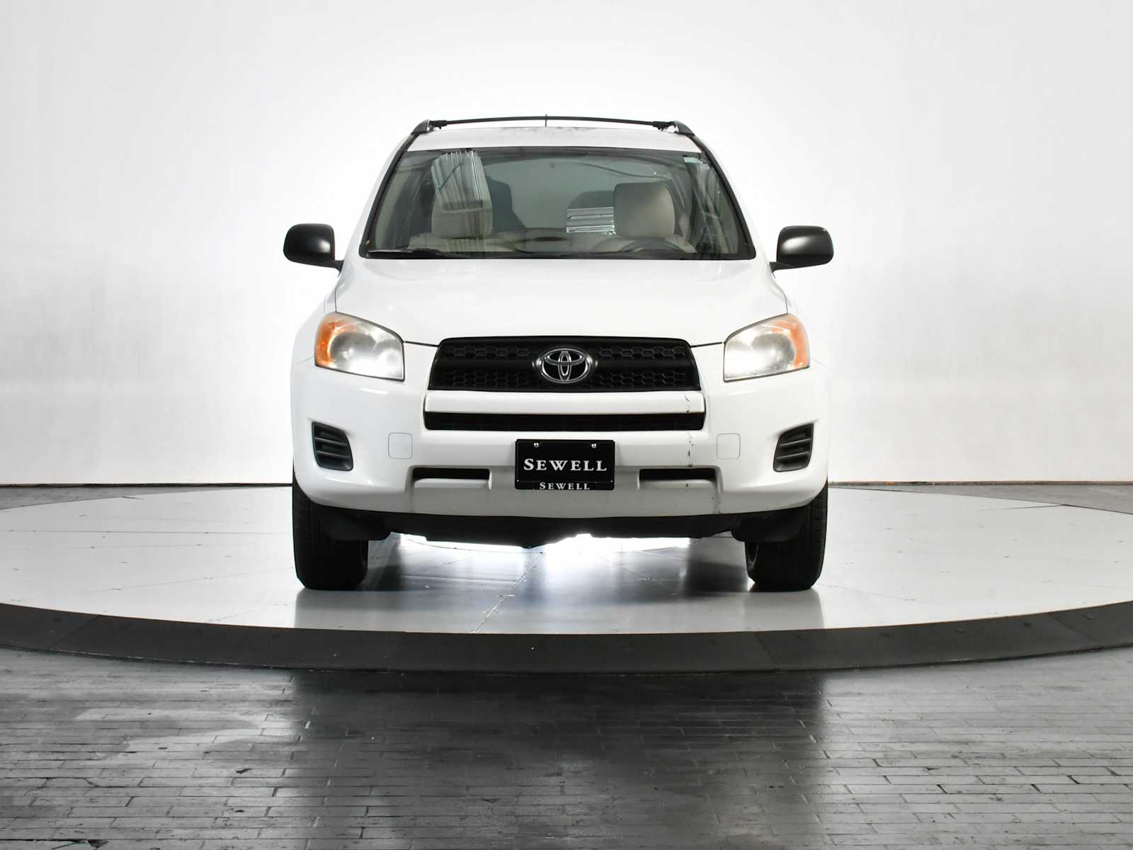 Used 2011 Super White Toyota  image 8