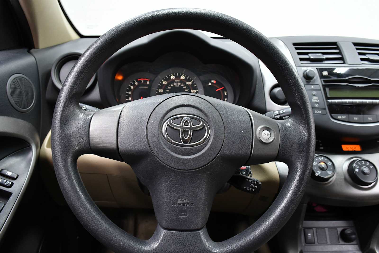 Used 2011 Super White Toyota  image 15