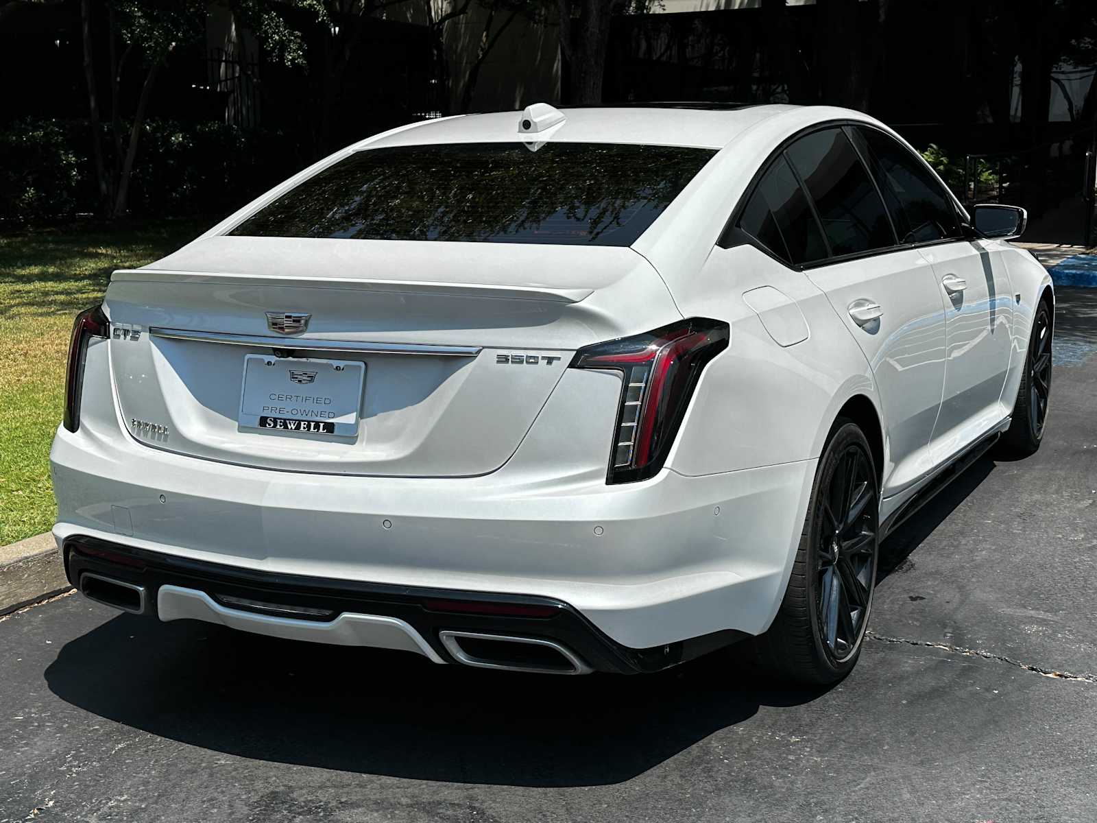 Certified Used 2023 Crystal White Tricoat Cadillac Sport image 4