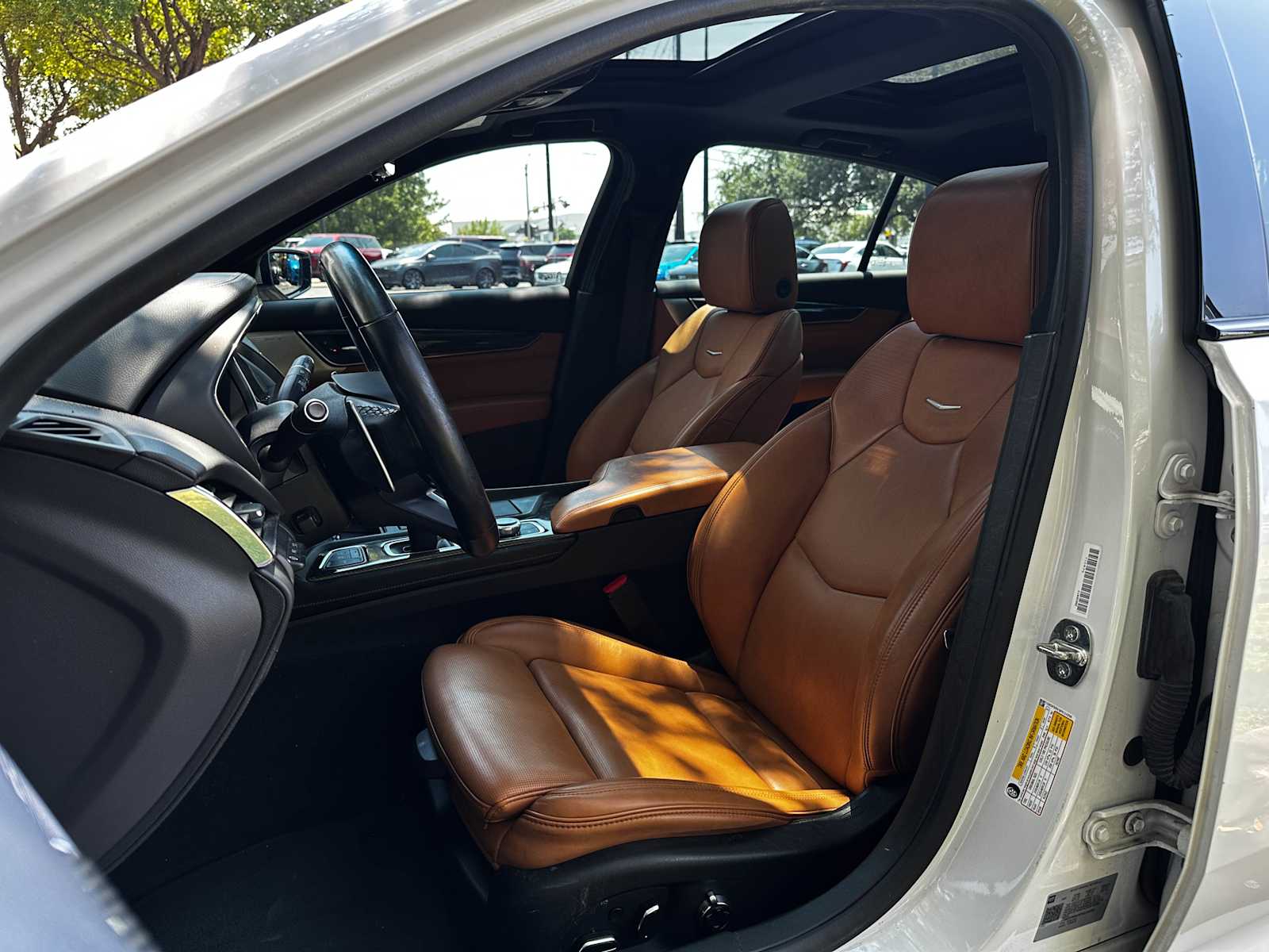 Certified Used 2023 Crystal White Tricoat Cadillac Sport image 9