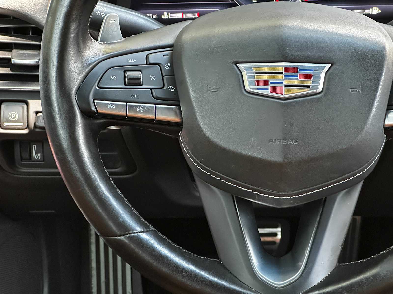 Certified Used 2023 Crystal White Tricoat Cadillac Sport image 19