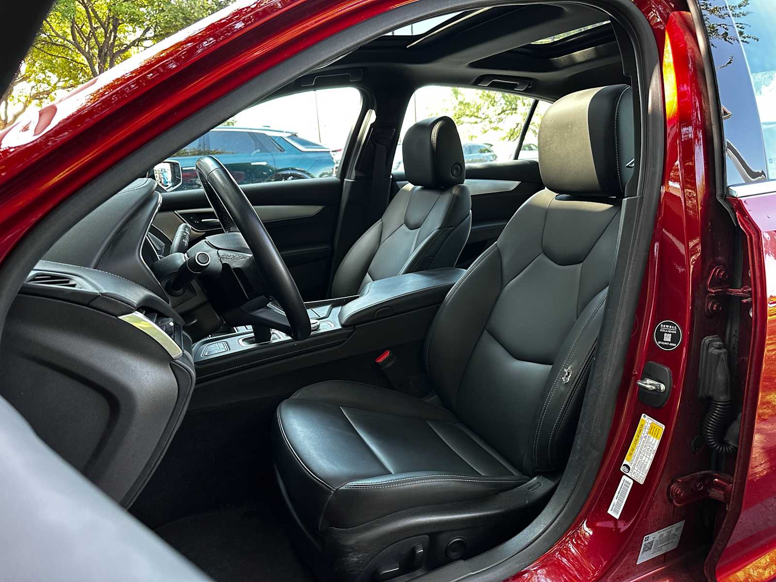 Used 2021 Infrared Tintcoat Cadillac Luxury image 9